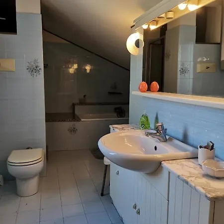 Piccolo Attico Con Ampie Terrazze Apartman