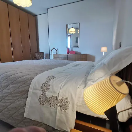 Piccolo Attico Con Ampie Terrazze Apartman Montecchio Emilia